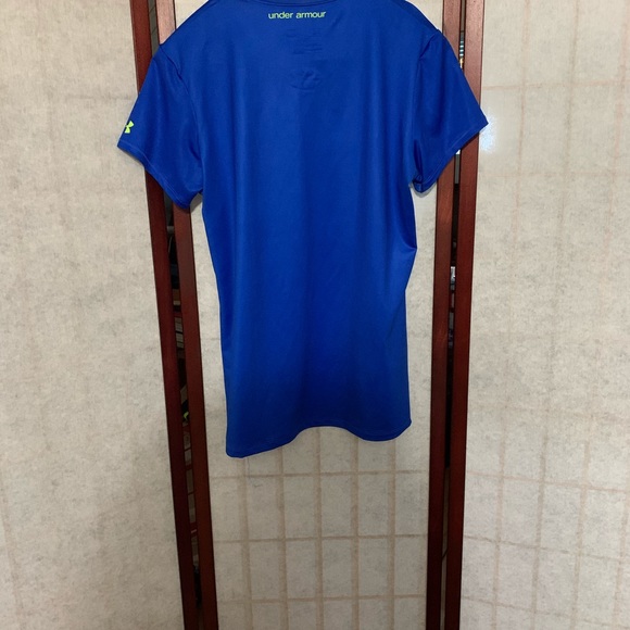 Under Armour Ladies Batwoman shirt - Picture 2 of 2